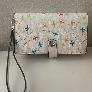 Micheal kors aeroplane wallet
